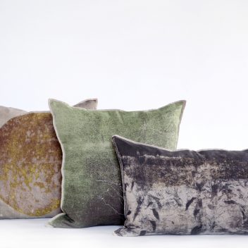 Groen Tak Cushion Print