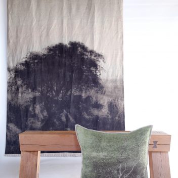 Groen Tak Cushion Print