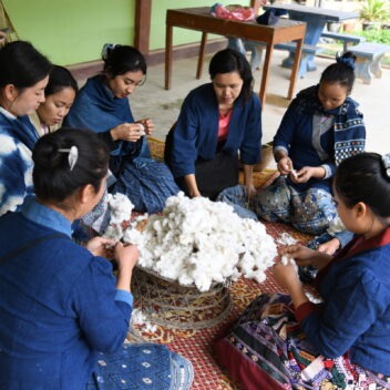 Tai Baan Crafts - Artisans