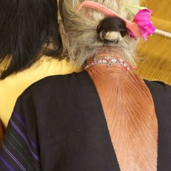 Sone-Tu - Chin woman teaching handweaving